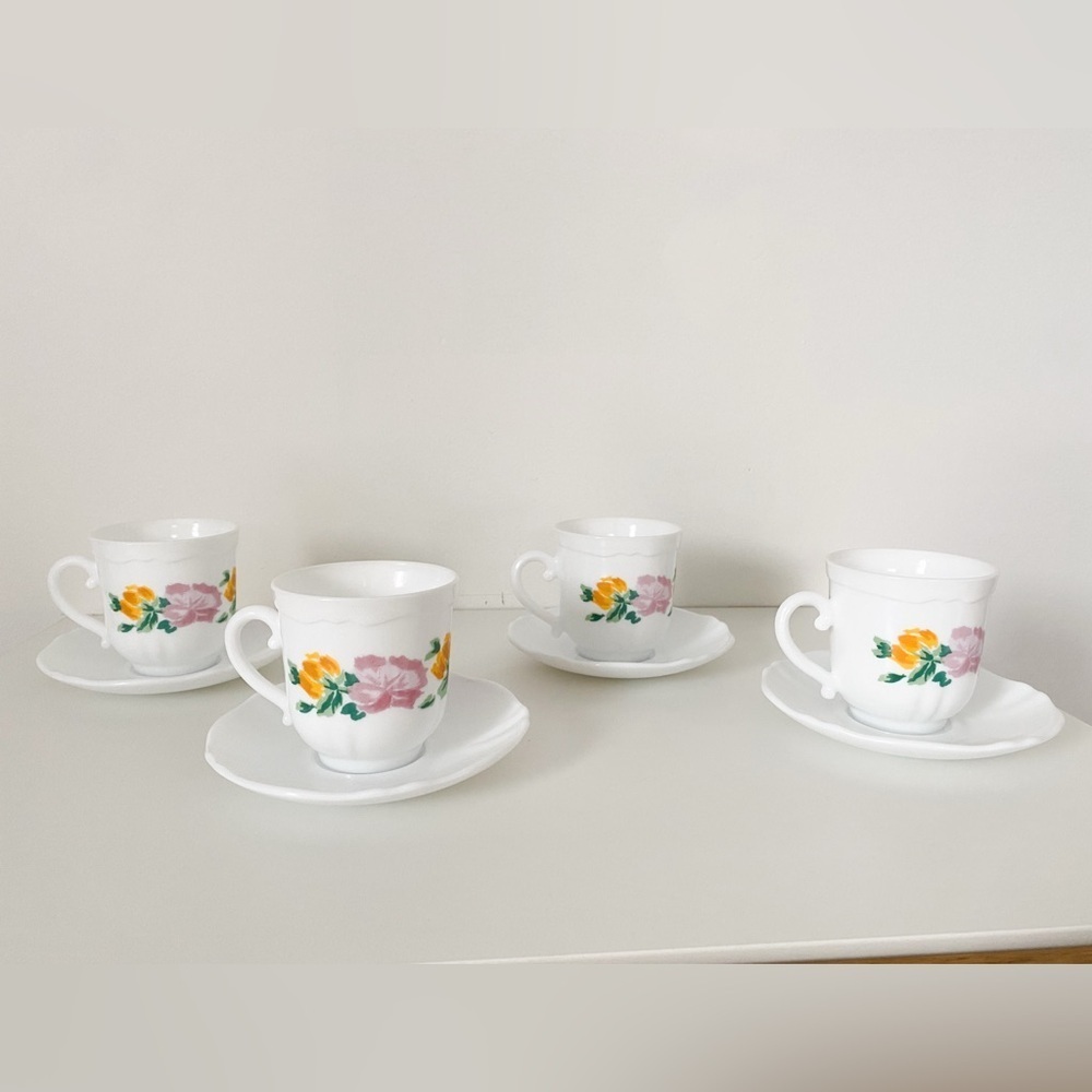 Arcopal France Vintage Floral Tea Cup & Saucer Set – Set of 4